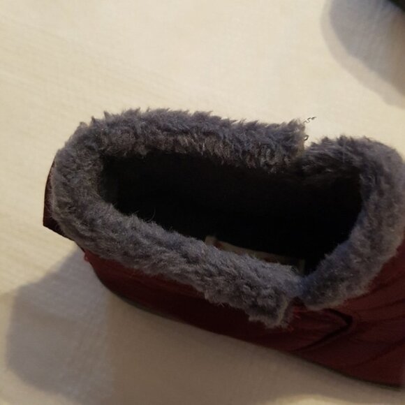 BJ booties with fuzzy lining, fit 7- 7 1/2 ladies best - Picture 2 of 4